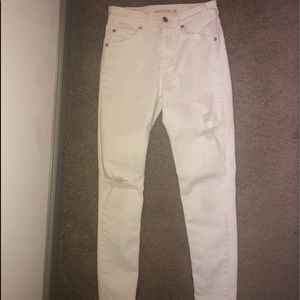white Levi jeans